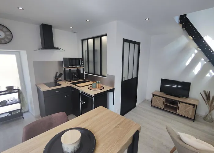 Apartment Neuf Situe Au Coeur D'un Bourg Paisible Pacé