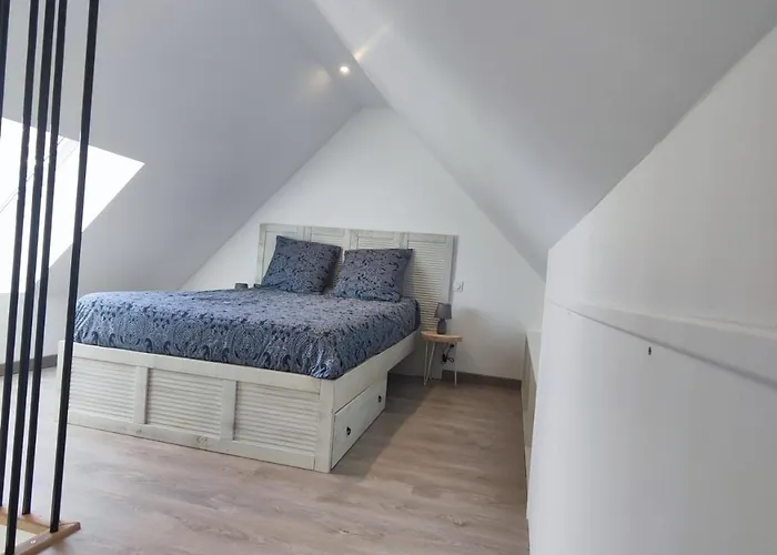 Neuf Situe Au Coeur D'un Bourg Paisible