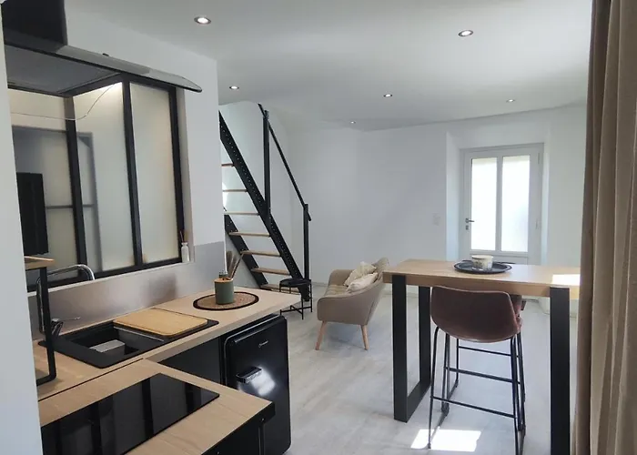 Neuf Situe Au Coeur D'un Bourg Paisible Apartment Pacé